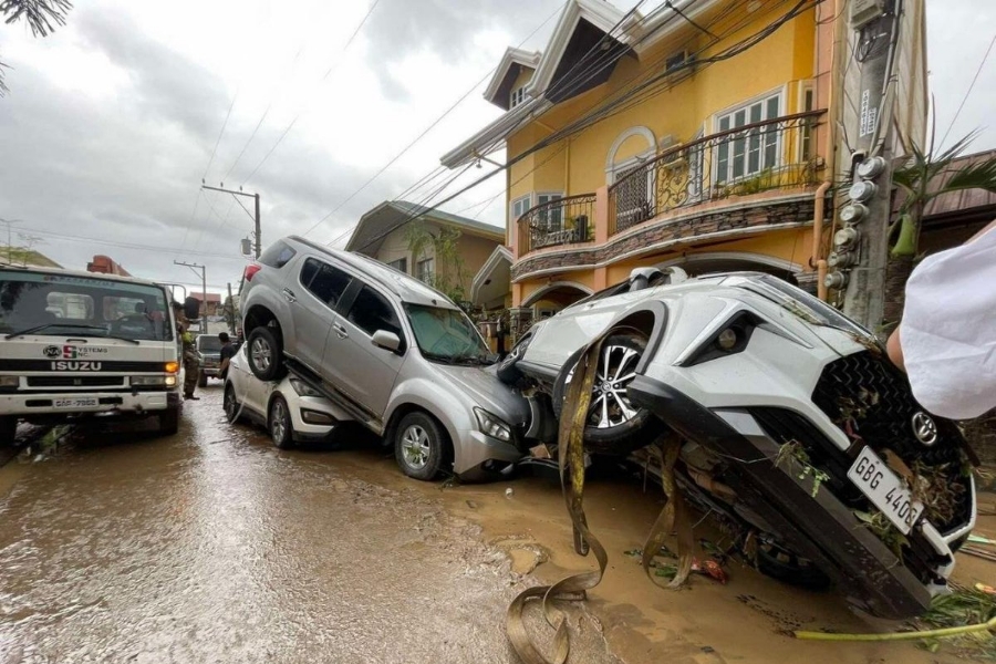 El paso del tifón Kalmaegi, dejó decenas de fallecidos y desaparecidos
