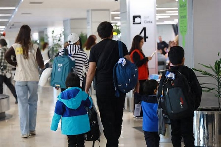 Familias Nicaragüenses llegando a Madrid. Cooperación iberófona