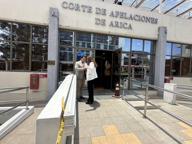 Un funcionario muere abatido en tribunal chileno