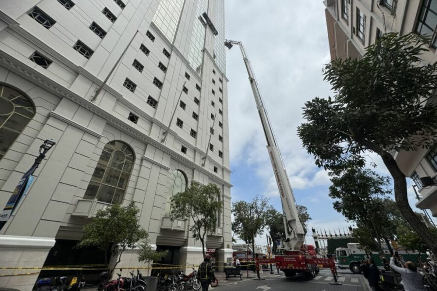 Intervención de bomberos tras accidente en trabajos verticales en Guayaquil