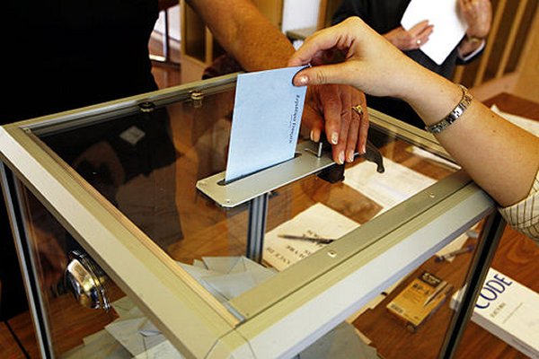 Imagen de urna electoral para referendo