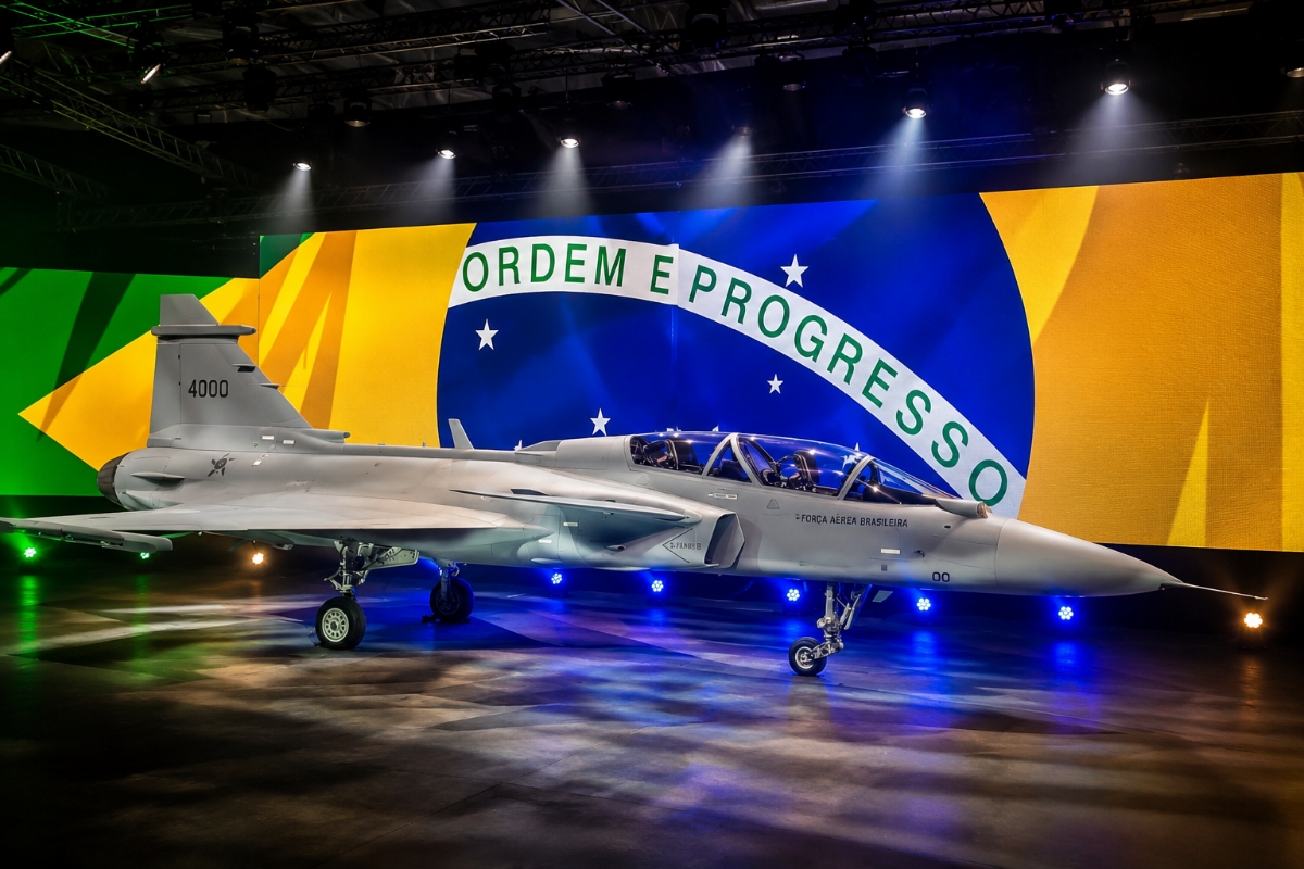 Saab apresenta primeiro Gripen F brasileiro e reforça eixo tecnológico com Brasília